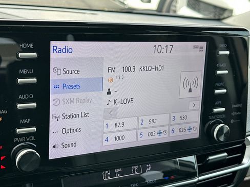 Used 2022 Toyota Sienna XLE image 20