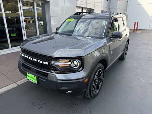 Used 2025 Ford Bronco Sport Outer Banks AWD/4WD image 1