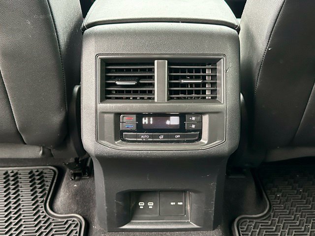 Used 2023 Volkswagen Atlas SE w/ Panoramic Sunroof Package AWD/4WD image 19