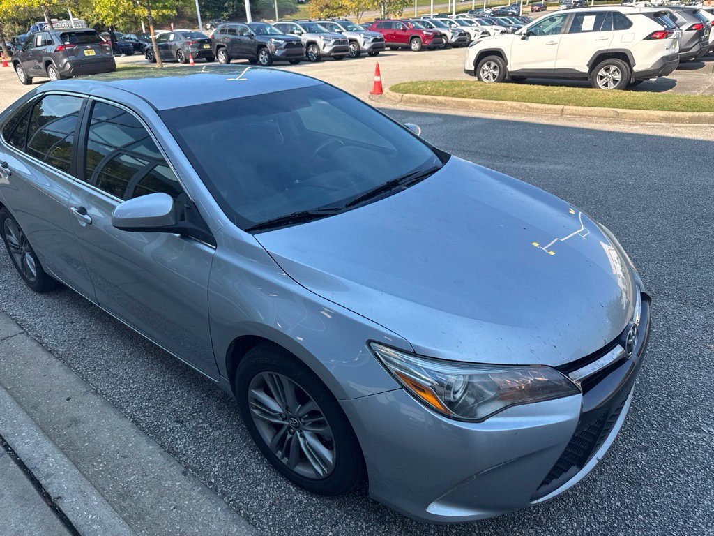 Used 2017 Toyota Camry SE FWD image 2