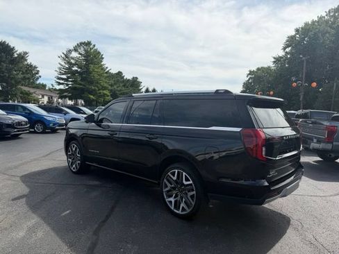 Used 2025 Ford Expedition Max Platinum w/ Platinum Ultimate Package AWD/4WD image 16