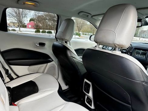 Used 2021 Jeep Compass Latitude w/ Driver Assistance Group image 18