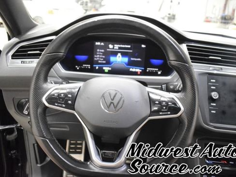 Used 2023 Volkswagen Tiguan SE R-Line AWD/4WD image 16