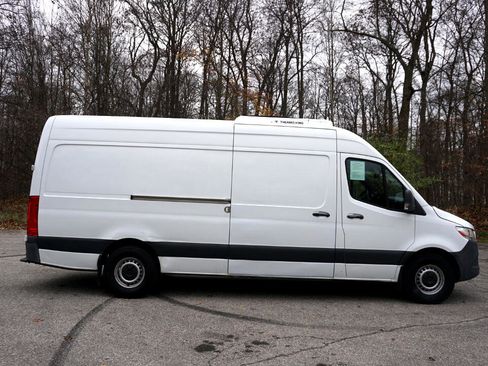 Used 2019 Freightliner Sprinter 170 image 6