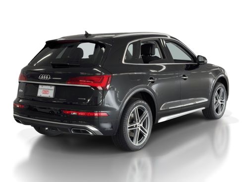 Used 2023 Audi Q5 e Premium w/ Convenience Package image 9