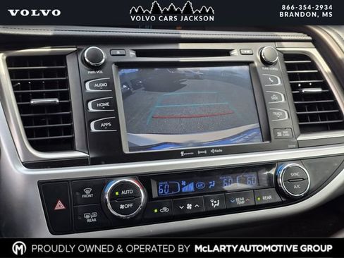 Used 2019 Toyota Highlander XLE FWD image 11