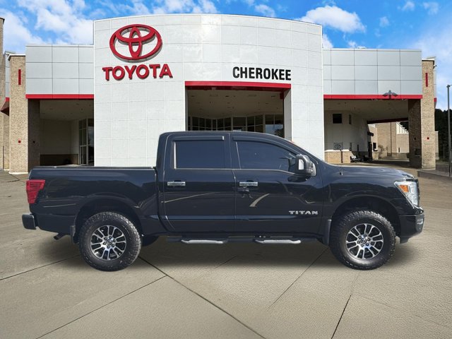Used 2021 Nissan Titan SV w/ SV Convenience Package AWD/4WD image 4
