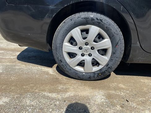 Used 2011 Toyota Camry FWD image 30