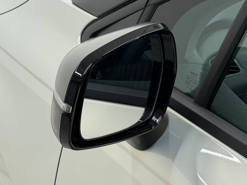 Used 2025 Kia Carnival SX Prestige FWD image 37
