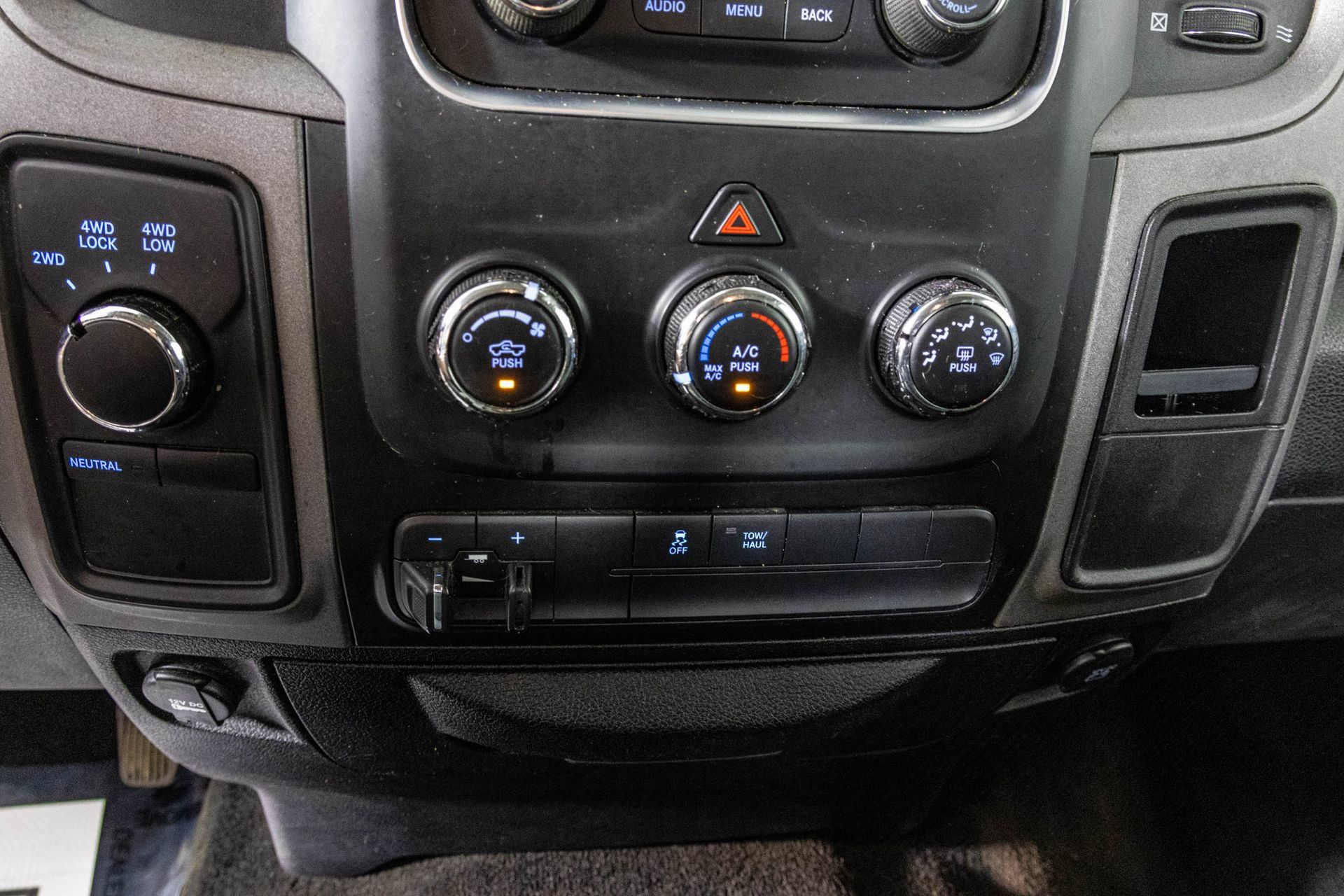 Used 2014 RAM 2500 Tradesman w/ Chrome Appearance Group AWD/4WD image 24