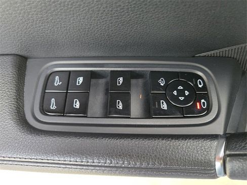 Used 2019 Porsche Cayenne image 17