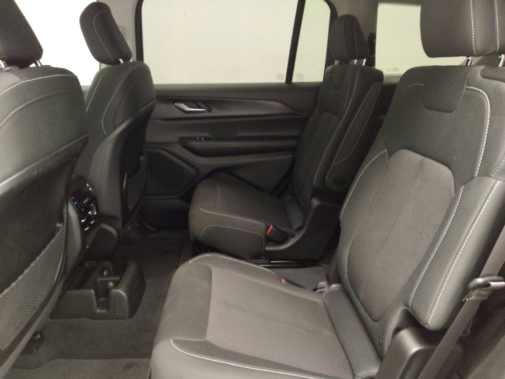 Used 2024 Jeep Grand Cherokee L Laredo AWD/4WD image 18