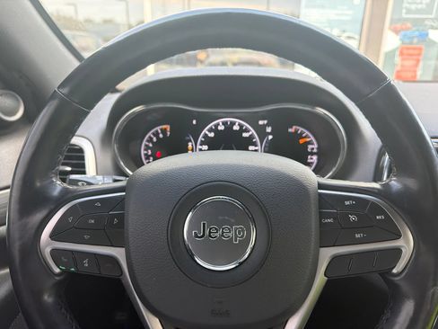 Used 2021 Jeep Grand Cherokee Laredo X AWD/4WD image 25