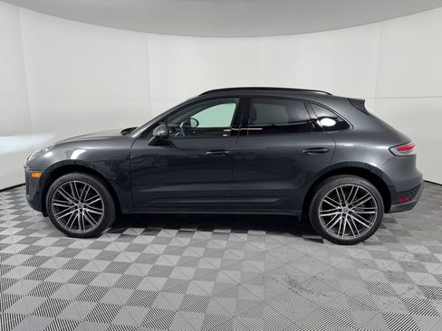 Certified 2025 Porsche Macan image 2