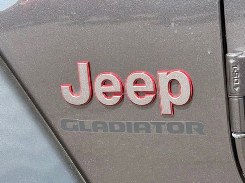 Used 2022 Jeep Gladiator Rubicon w/ Cold Weather Group AWD/4WD image 12
