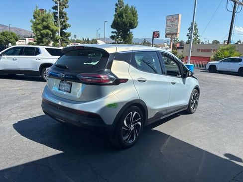 Used 2023 Chevrolet Bolt LT w/ Infotainment Package FWD image 3