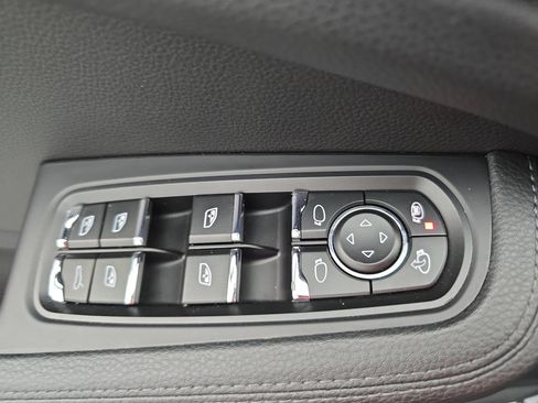 Used 2020 Porsche Macan AWD/4WD image 28