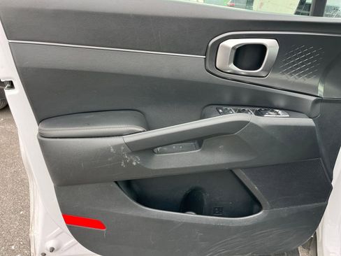 Used 2024 Kia Sorento S image 18