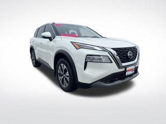 Used 2021 Nissan Rogue SV video 3