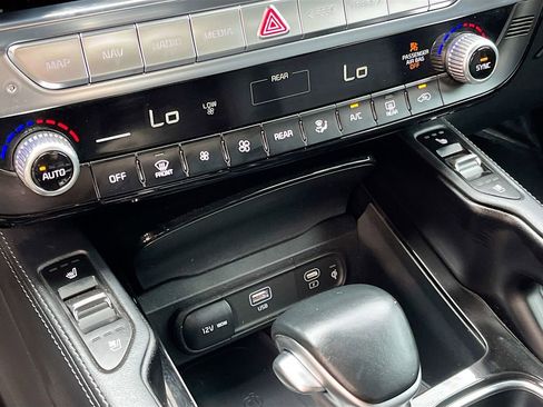 Used 2024 Kia Telluride SX Prestige X-Line image 21