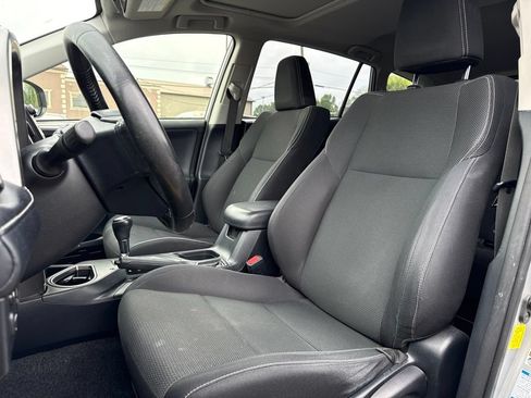 Used 2018 Toyota RAV4 XLE w/ Plus Extra Value Package AWD/4WD image 9