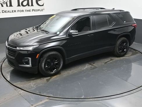 Used 2023 Chevrolet Traverse LT image 44