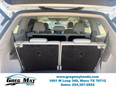 Used 2024 Volkswagen Atlas SE w/ Panoramic Sunroof Package FWD image 28