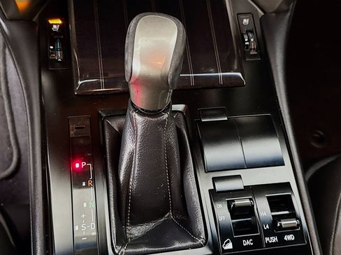 Used 2020 Lexus GX 460 Premium w/ Premium Package AWD/4WD image 18