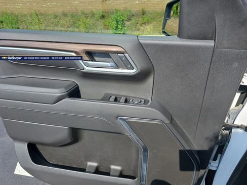 Used 2023 Chevrolet Silverado 1500 LT image 25