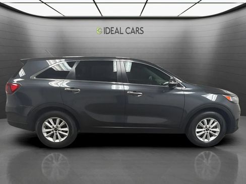 Used 2019 Kia Sorento FWD image 4