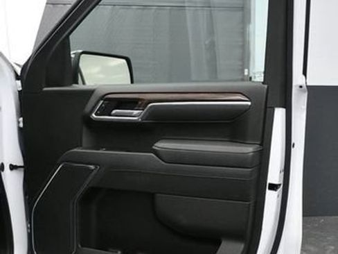 Used 2025 Chevrolet Silverado 1500 LT Trail Boss w/ Protection Package AWD/4WD image 16