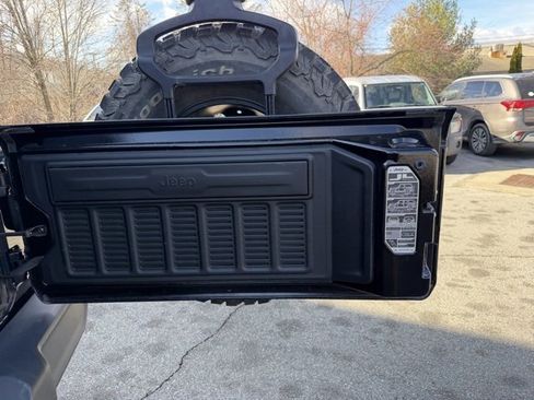 Used 2020 Jeep Wrangler Unlimited Sport S image 36