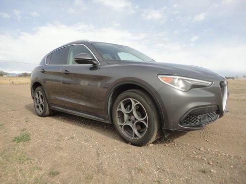 Used 2018 Alfa Romeo Stelvio AWD image 4