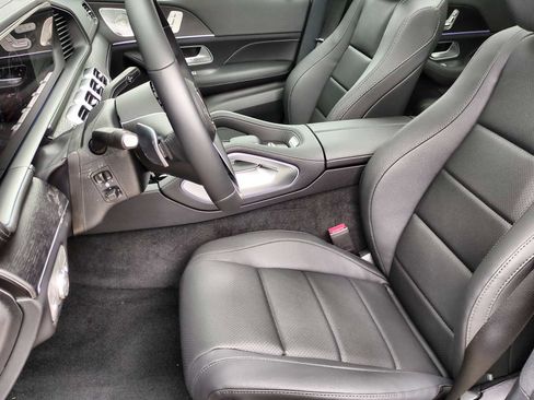 New 2025 Mercedes-Benz GLS 450 4MATIC image 17