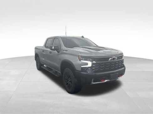 Used 2023 Chevrolet Silverado 1500 ZR2 w/ Technology Package image 8