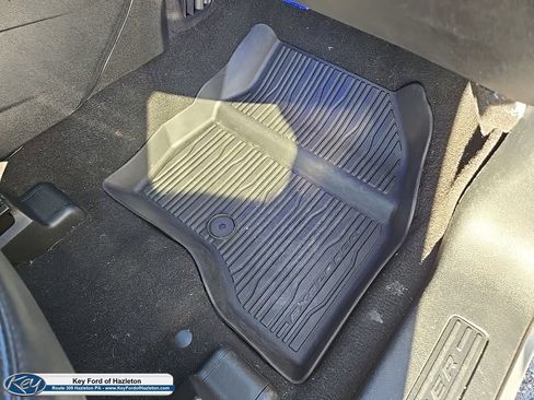 Used 2019 Ford Explorer XLT w/ Equipment Group 202A AWD/4WD image 34