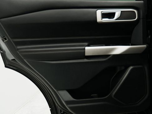 Used 2023 Ford Explorer XLT w/ Equipment Group 202A image 40