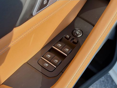 Used 2025 BMW X6 M60i AWD/4WD image 23