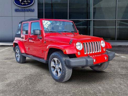 Used 2016 Jeep Wrangler Unlimited Sahara w/ Connectivity Group image 3