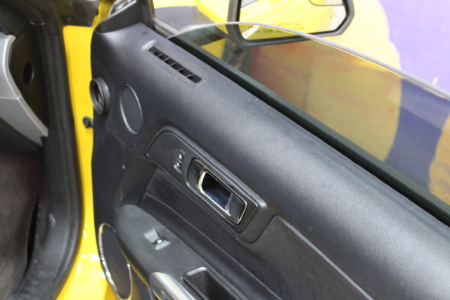 Used 2015 Ford Mustang Premium RWD image 9