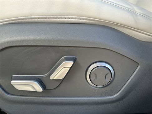 Used 2025 Hyundai Santa Fe SEL image 33