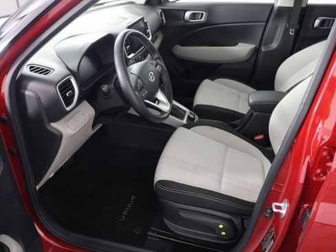 Certified 2023 Hyundai Venue SEL w/ Cargo Package image 18