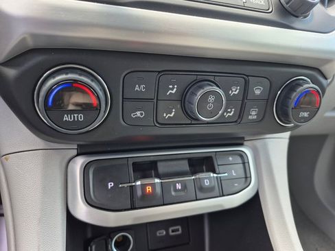 Used 2022 GMC Acadia SLE w/ Driver Convenience Package image 18