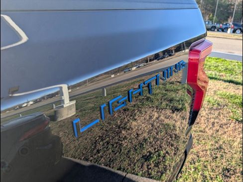 Used 2024 Ford F150 Lightning XLT image 9