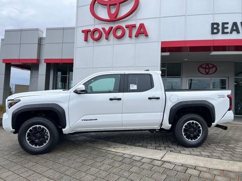New 2026 Toyota Tacoma TRD Off-Road image 2