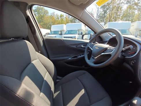 Used 2024 Chevrolet Malibu LS image 17