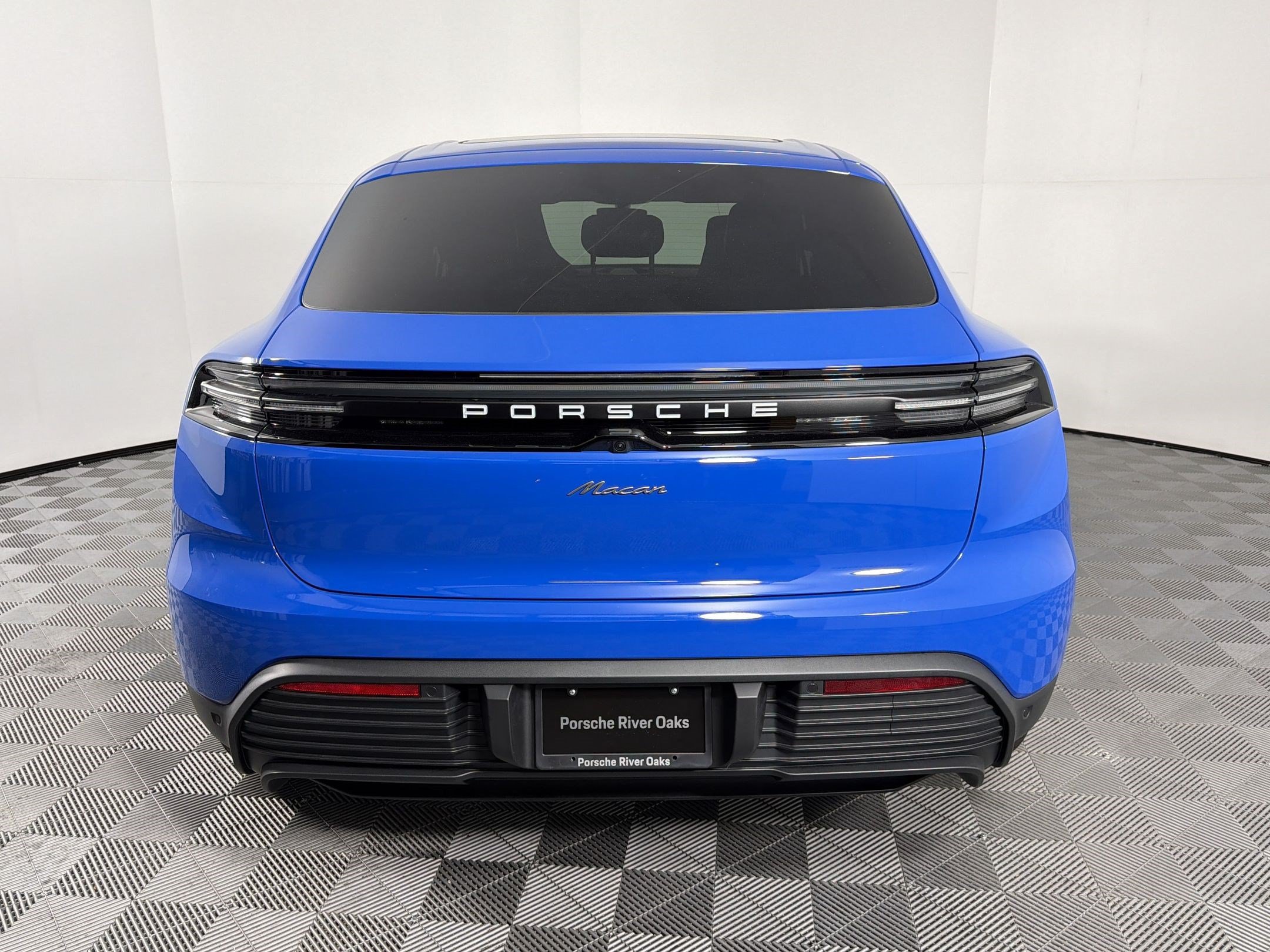 Used 2026 Porsche Macan Electric RWD image 10