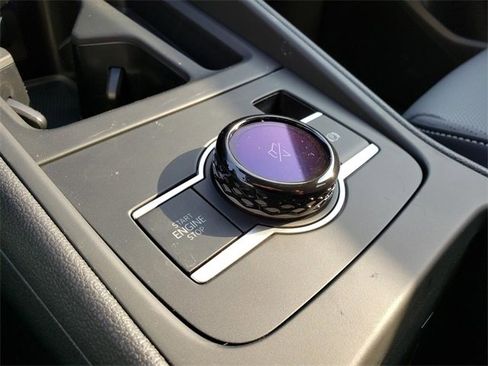 New 2026 Volkswagen Tiguan SE image 11