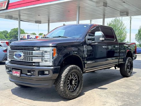 Used 2019 Ford F350 Platinum w/ Platinum Ultimate Package AWD/4WD image 6