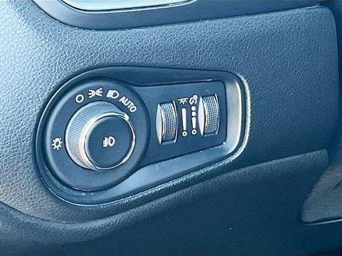 Used 2020 Jeep Renegade Limited image 10